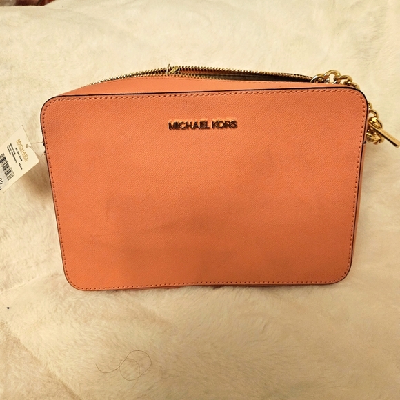 MICHAEL KORS JET SET ITEM LG EW CROSSBODY PEACH 🍑 - Picture 1 of 9